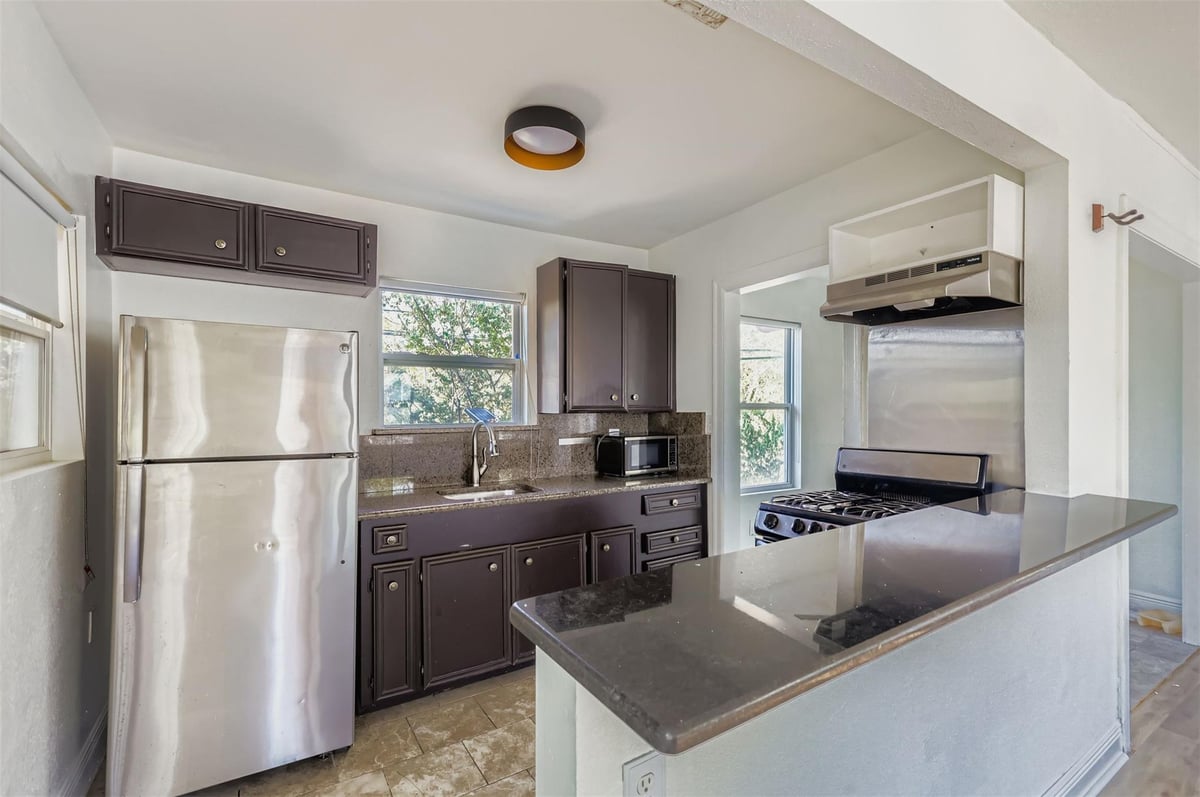 View 1013 E 3rd ST Unit #B in Shelley N G 1013 E 3rd ST Unit #B - property photo 1 - Luxury home in Shelley N G, Austin, TX