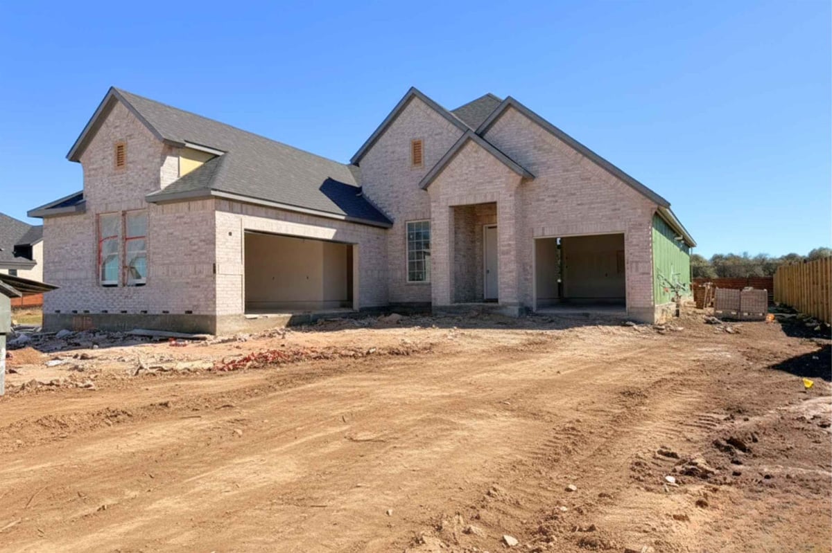 1013 Painted Horse Dr - front exterior - Luxury home in Broken Oak, Georgetown, TX