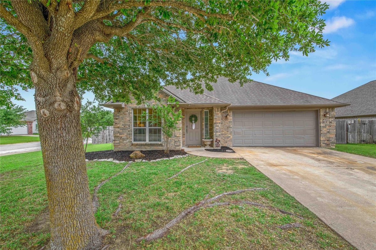 View 1014 Bougainvillea St in Sun Meadows Ph 02 1014 Bougainvillea St - front exterior - Luxury home in Sun Meadows Ph 02, College Station, TX