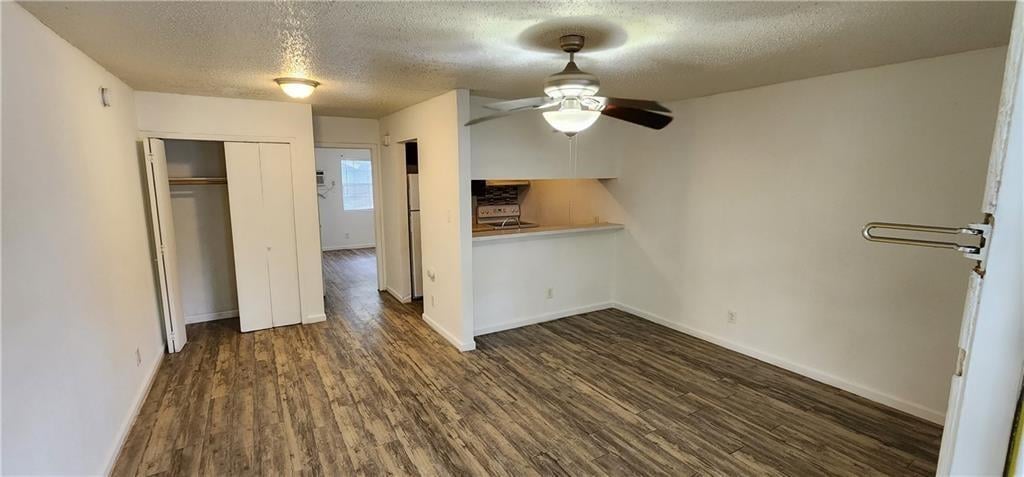 View 1015 1015 Gardner RD Unit #D in Johnston Terrace Sec 07 1015 1015 Gardner RD Unit #D - property photo 1 - Luxury home in Johnston Terrace Sec 07, Austin, TX