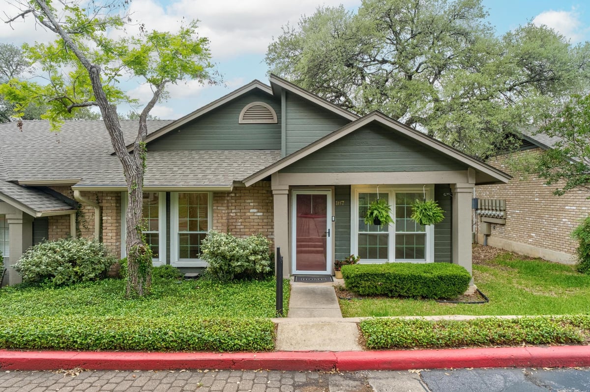 View 1015 E Yager Ln Unit #187 in Coppertree Condo Ph Vamended 1015 E Yager Ln Unit #187 - front exterior - Luxury home in Coppertree Condo Ph Vamended, Austin, TX