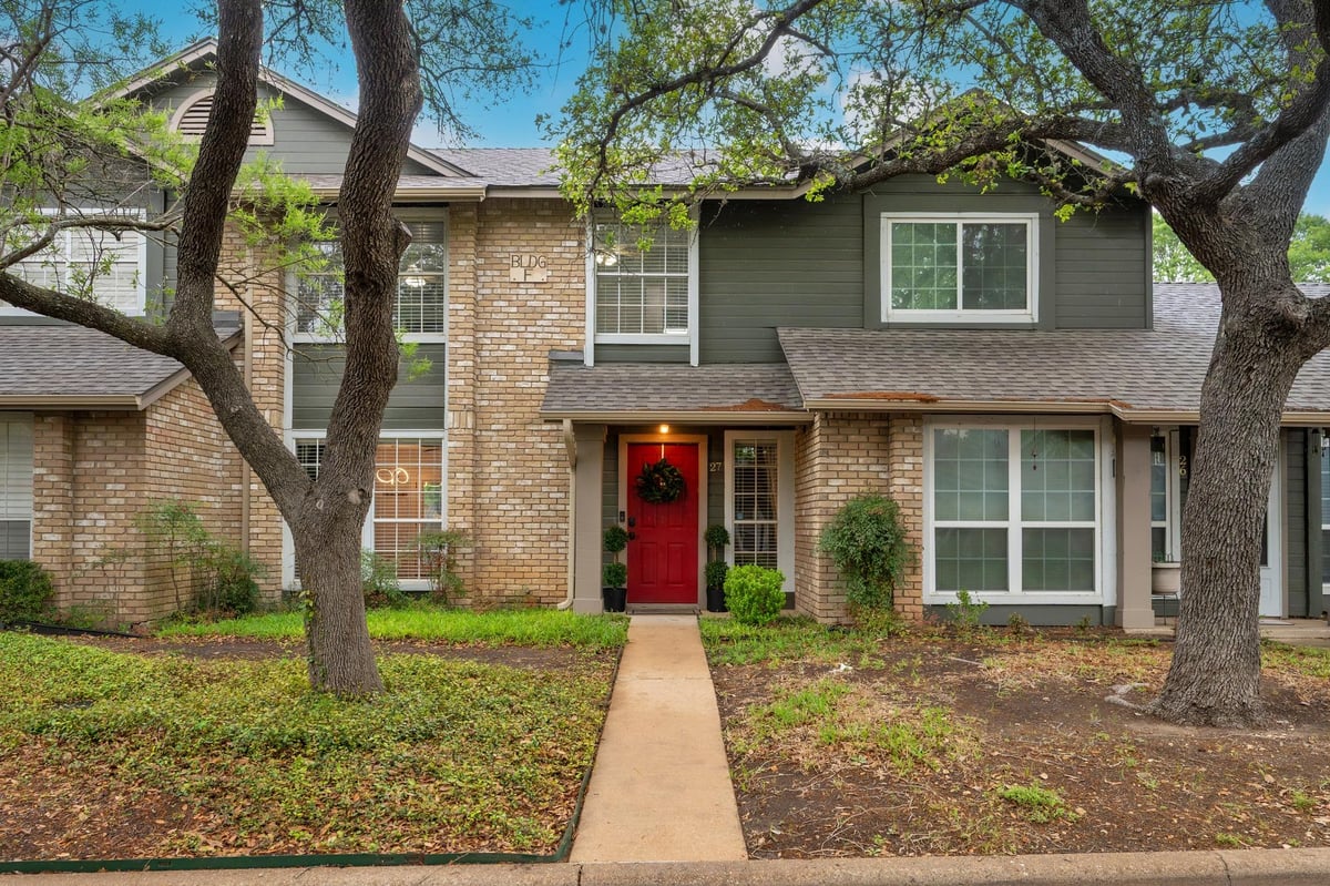 View 1015 E Yager Ln Unit #27 in Coppertree Condo Ph I 1015 E Yager Ln Unit #27 - front exterior - Luxury home in Coppertree Condo Ph I, Austin, TX