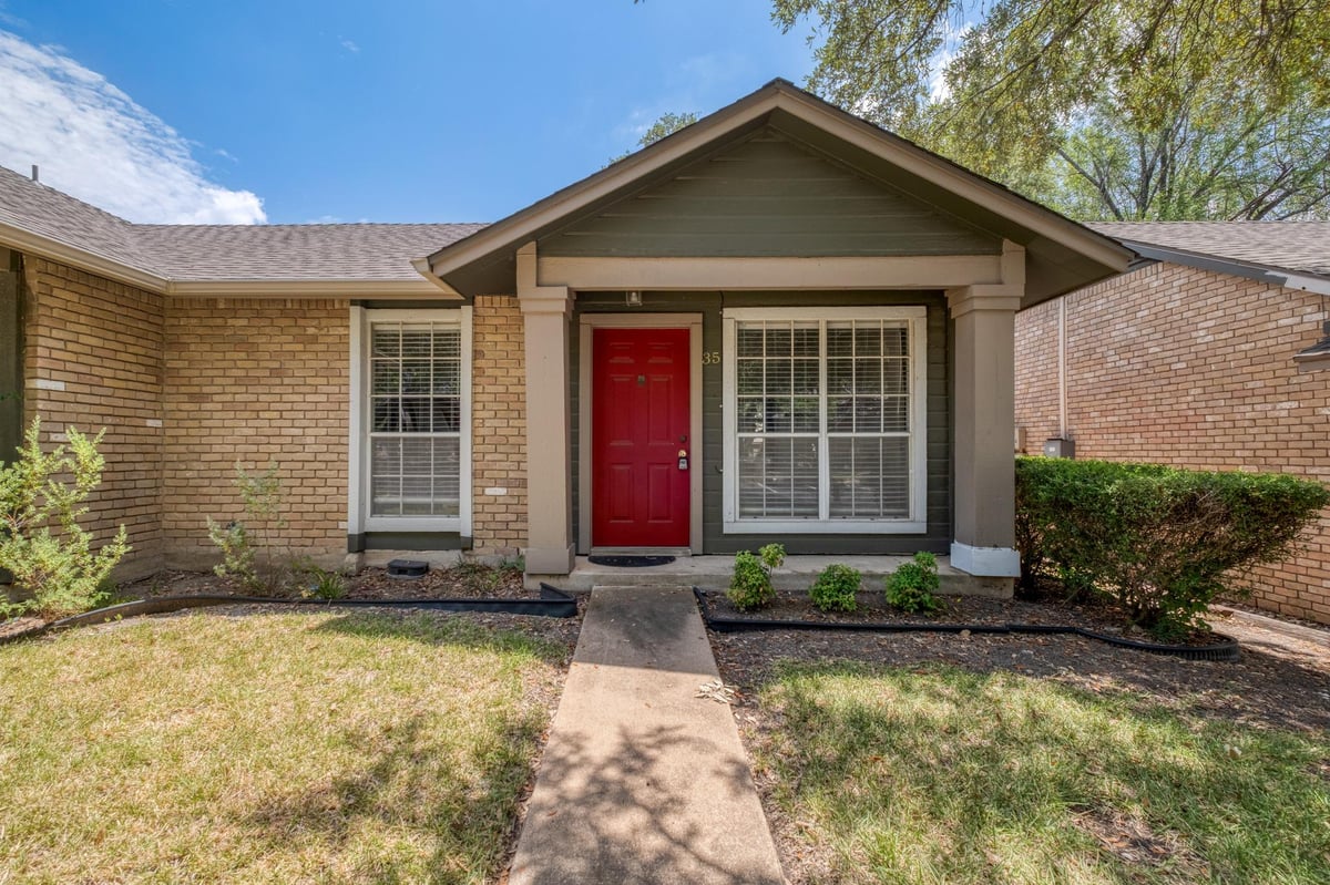 View 1015 E Yager LN Unit #35 in Coppertree Condo Ph I 1015 E Yager LN Unit #35 - property photo 1 - Luxury home in Coppertree Condo Ph I, Austin, TX