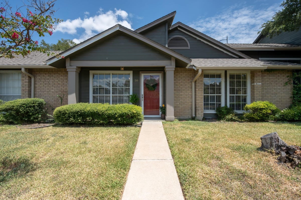 View 1015 E Yager LN Unit #58 in Coppertree Condo Ph 02 1015 E Yager LN Unit #58 - property photo 1 - Luxury home in Coppertree Condo Ph 02, Austin, TX