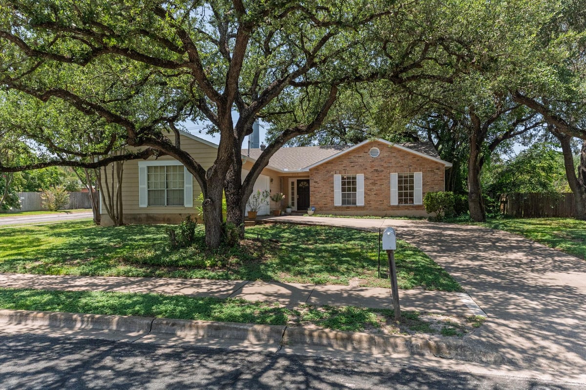 View 1015 Huntridge DR in Austin 1015 Huntridge DR - property photo 1 - Luxury home in Austin, Austin, TX