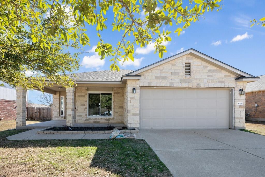 View 1016 Flanagan DR in Benbrook ranch 1016 Flanagan DR - front exterior - Luxury home in Benbrook ranch, Leander, TX