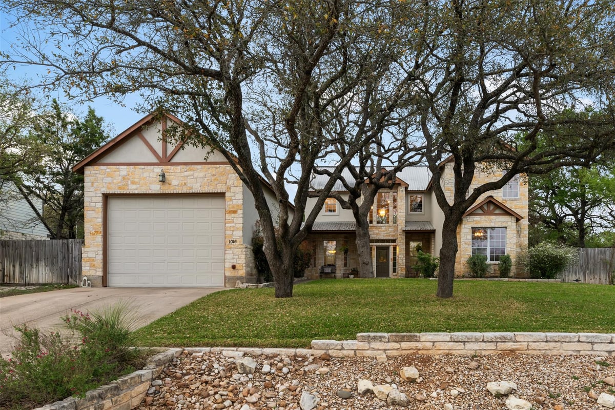 View 1016 Merlene Dr in River Ridge 1016 Merlene Dr - front exterior - Luxury home in River Ridge, Austin, TX