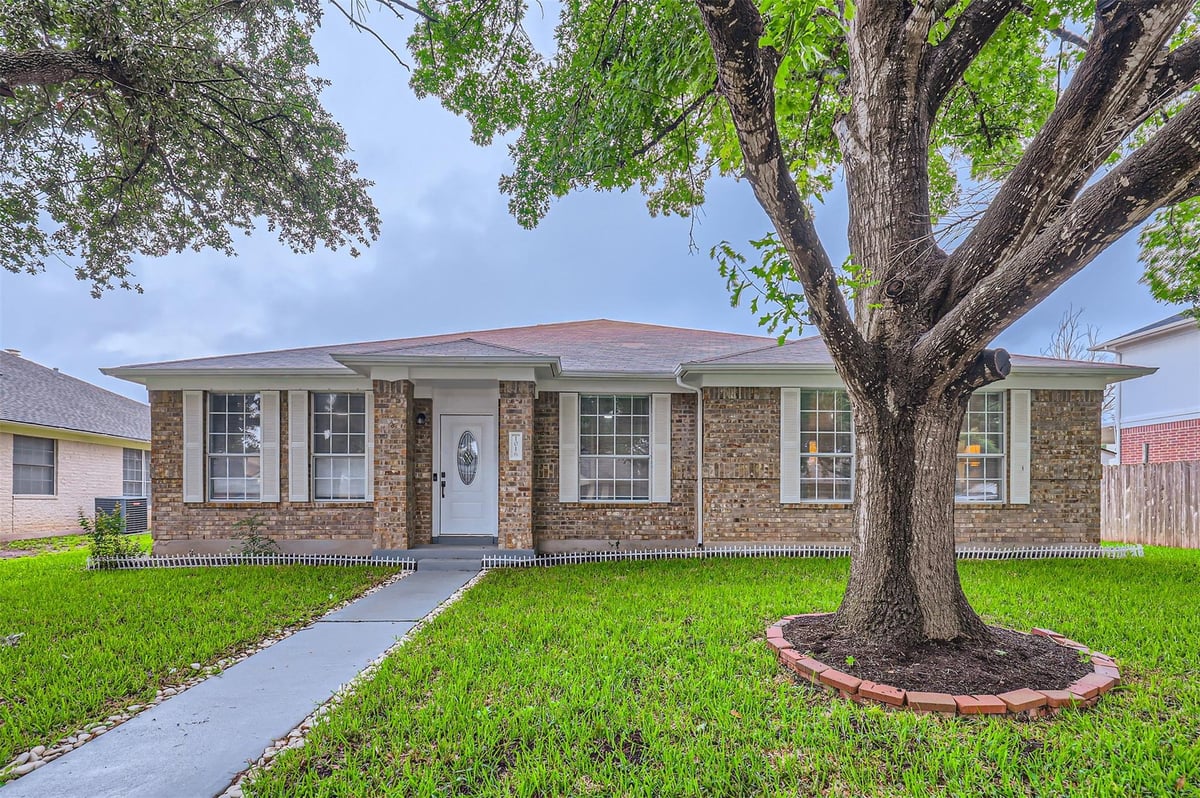 View 1016 Thackeray Ln in Windermere Ph F Sec 01 1016 Thackeray Ln - front exterior - Luxury home in Windermere Ph F Sec 01, Pflugerville, TX