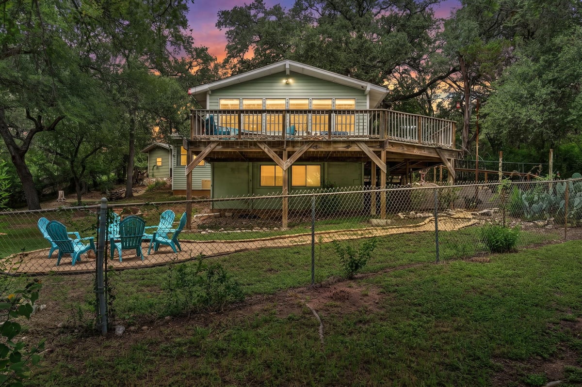 1016 Windy Shores LOOP - front exterior - Luxury home in Siesta Shores Sec 01, Spicewood, TX