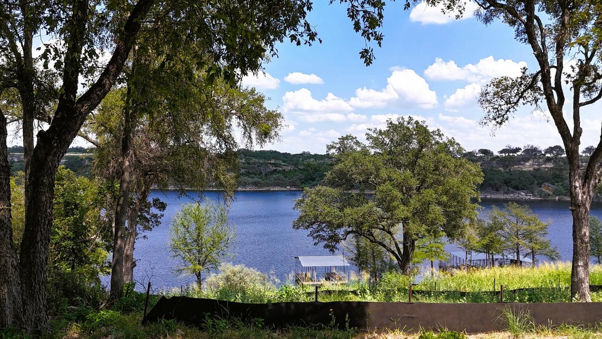 View 1017 Lake Shore Lot 72 Dr in Laguna Vista 1017 Lake Shore Lot 72 Dr - front exterior - Luxury lot in Laguna Vista, Spicewood, TX