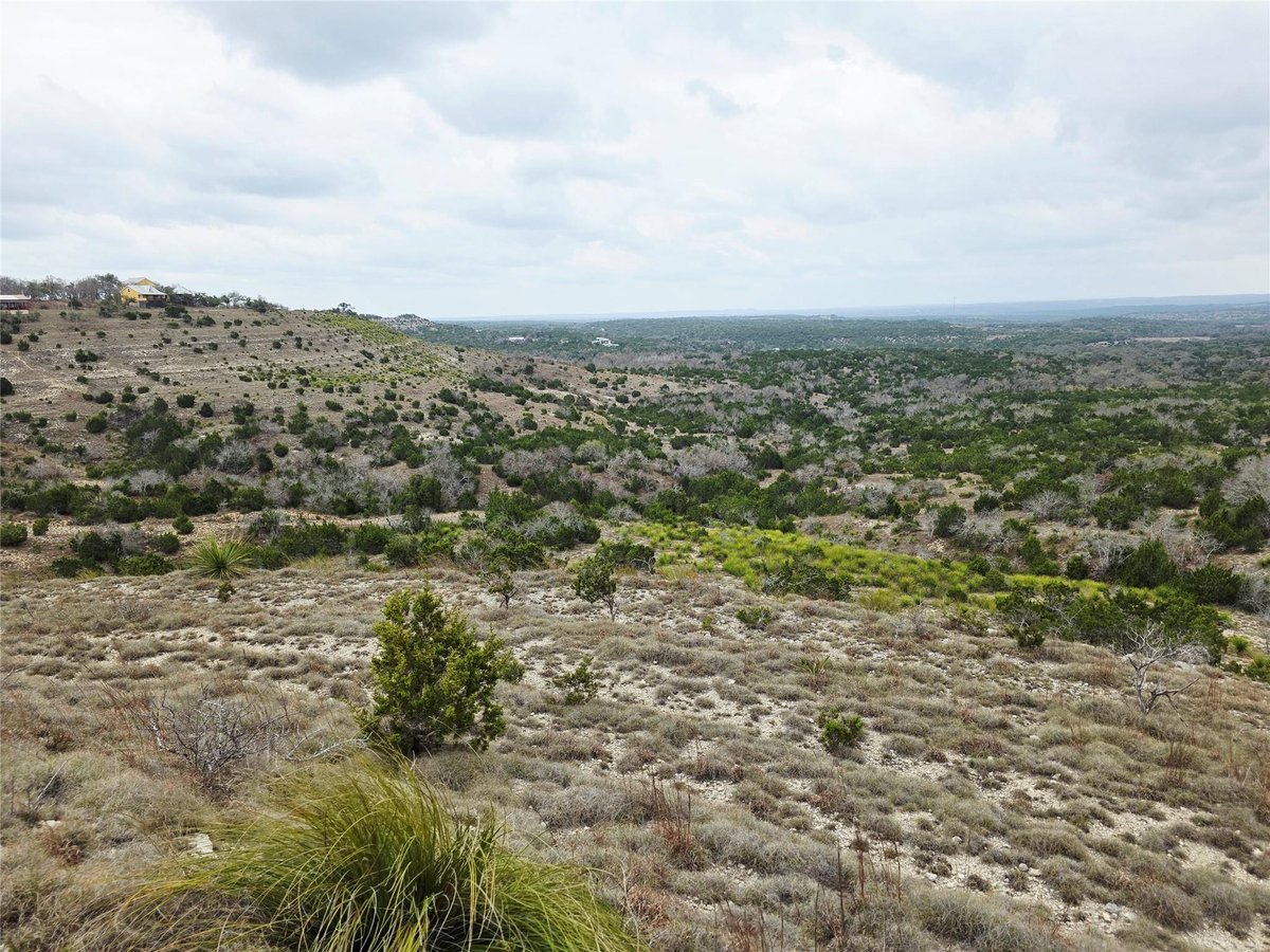 Living area at 1017 Montell Rd - Hill Country Ranches, Wimberley, TX