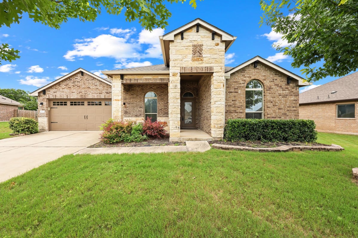 View 1018 Granbury CV in Warner Ranch 1018 Granbury CV - front exterior - Luxury home in Warner Ranch, Round Rock, TX