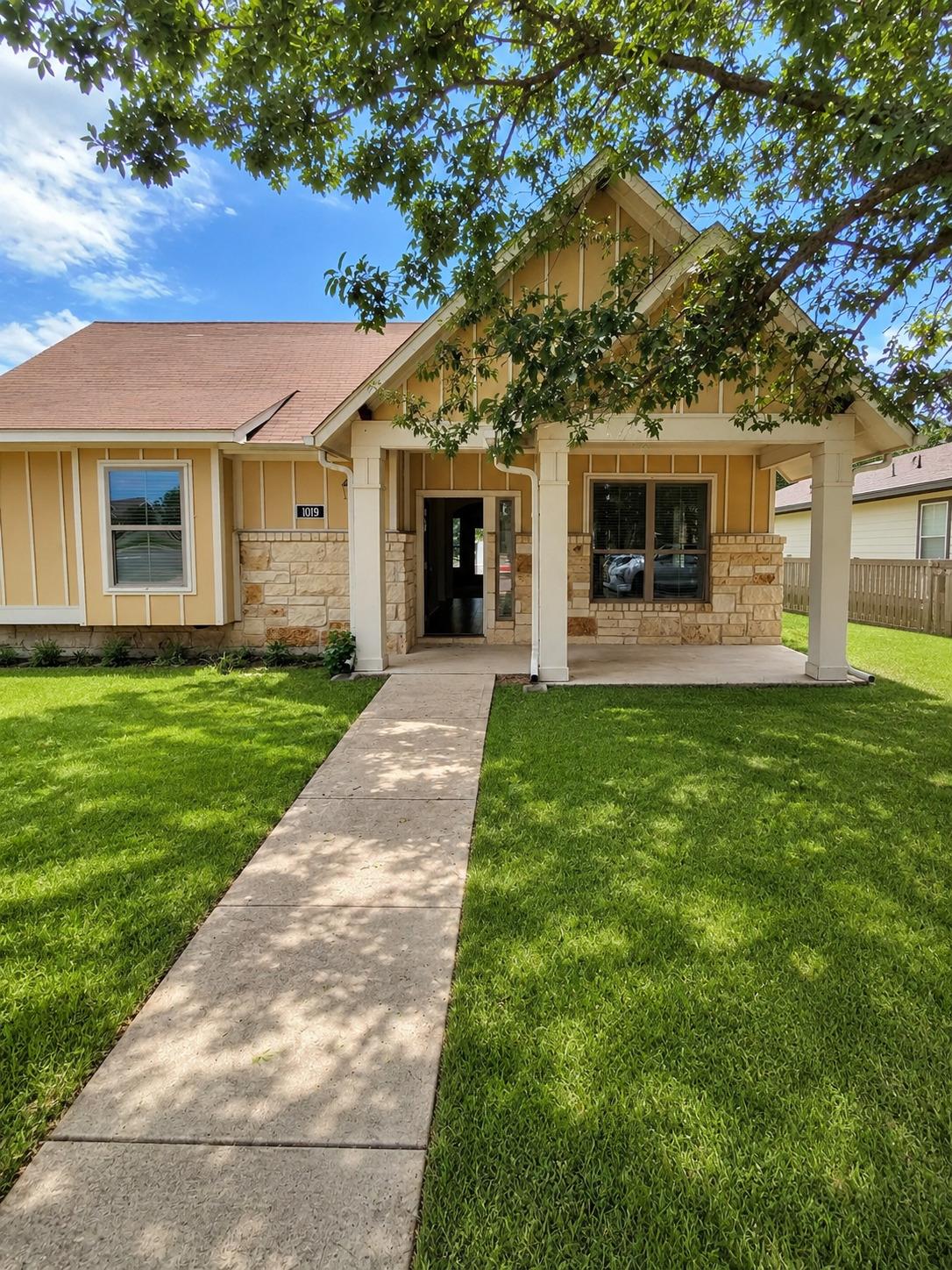 View 1019 Powell ST in Plum Creek Ph I Sec 6C 1019 Powell ST - front exterior - Luxury home in Plum Creek Ph I Sec 6C, Kyle, TX