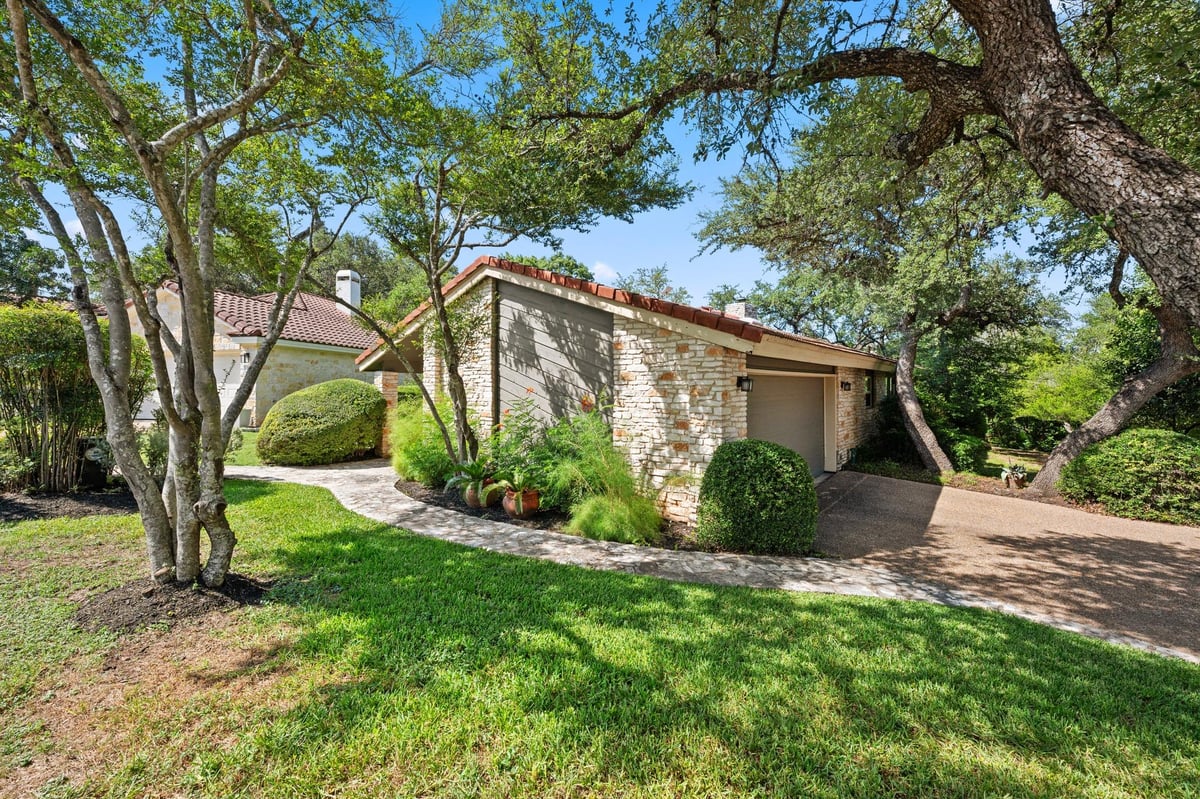 View 102 Crescent BLF in Cedar Glen Sec 01 102 Crescent BLF - front exterior - Luxury home in Cedar Glen Sec 01, Lakeway, TX