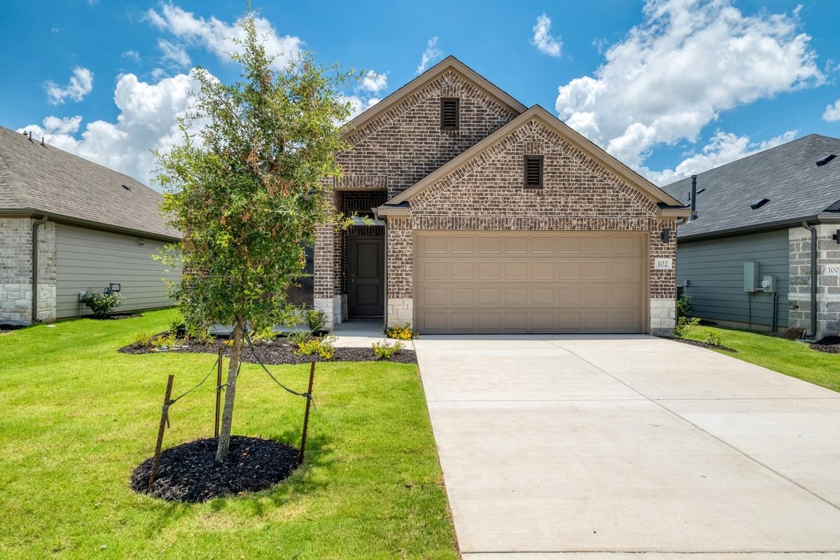 View 102 Malibu in Prairie Winds 102 Malibu - front exterior - Luxury home in Prairie Winds, Hutto, TX