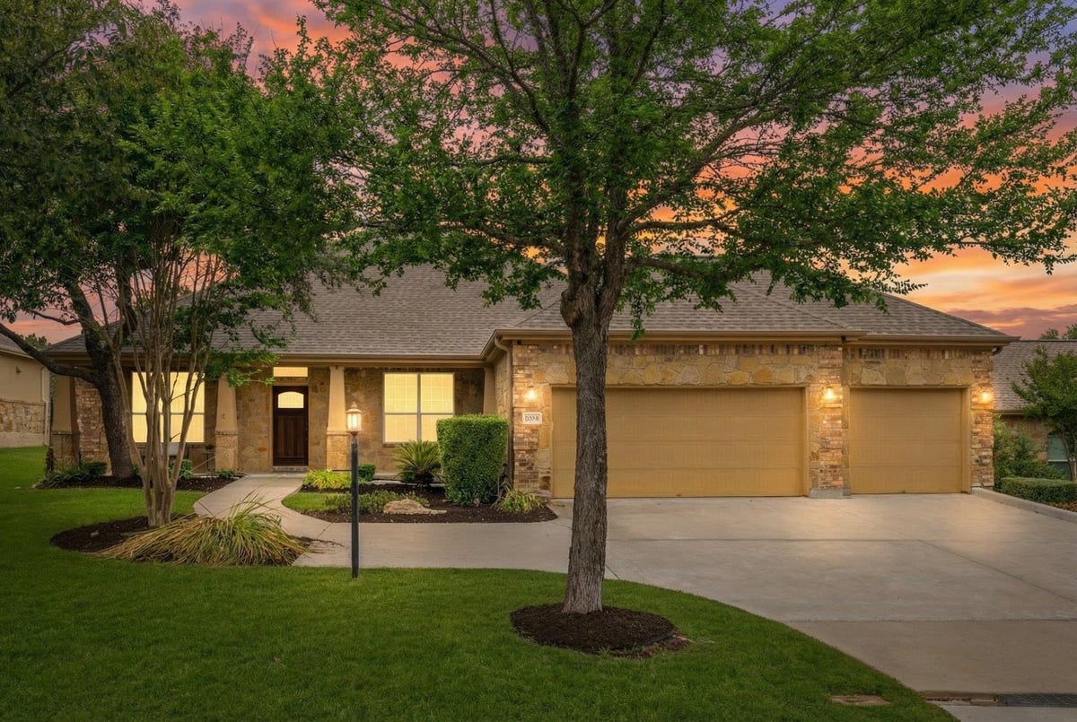 View 102 N Meadowlark St in Cardinal Hills Unit 01 102 N Meadowlark St - property photo 1 - Luxury home in Cardinal Hills Unit 01, Lakeway, TX