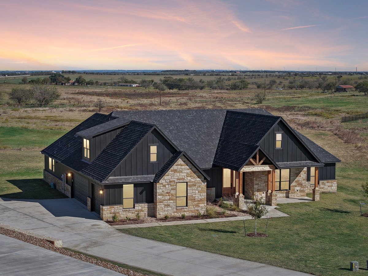 View 1020 Inka Rd in Overlook/Salado 1020 Inka Rd - front exterior - Luxury home in Overlook/Salado, Salado, TX