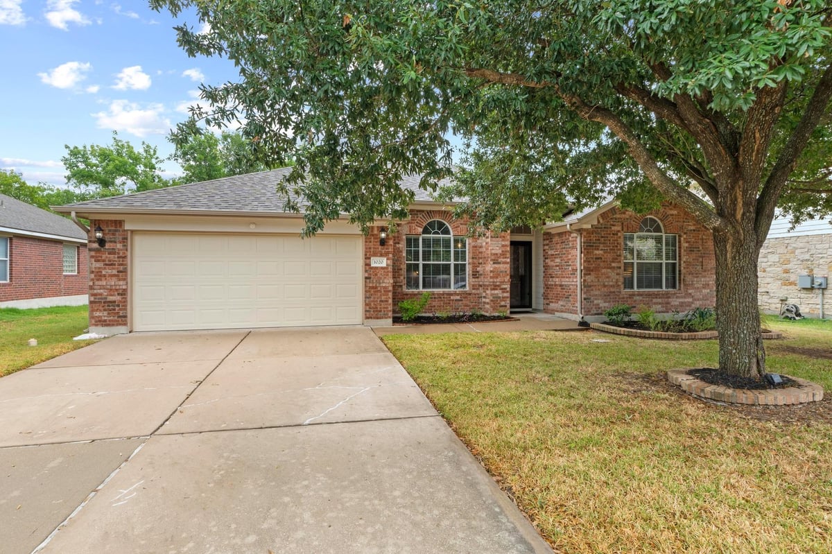 1020 Portchester Castle PATH - front exterior - Luxury home in Highland Park North Ph B Sec, Pflugerville, TX
