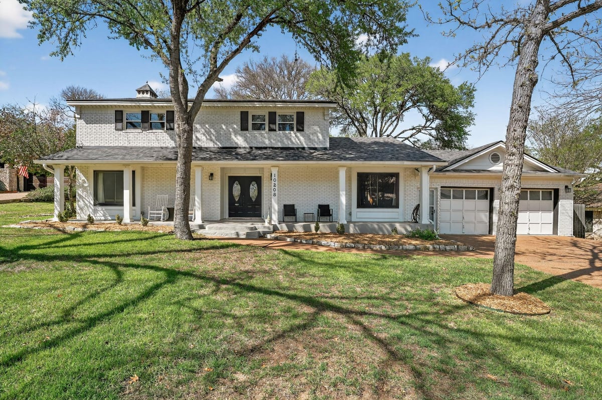 View 10208 La Costa DR in Onion Creek Sec 05-B 10208 La Costa DR - front exterior - Luxury home in Onion Creek Sec 05-B, Austin, TX