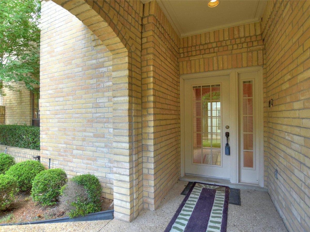 Primary bedroom at 10215 River Plantation Dr Unit #B - 3 bed 2 bath home