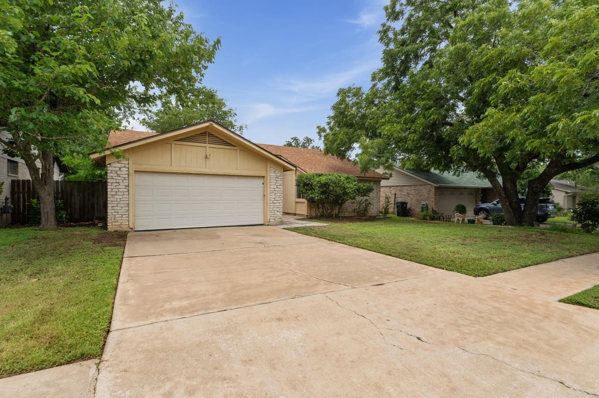 View 10218 Missel Thrush DR in Woodland Village Anderson Mill Sec 02 Ph 01 10218 Missel Thrush DR - front exterior - Luxury home in Woodland Village Anderson Mill Sec 02 Ph 01, Austin, TX