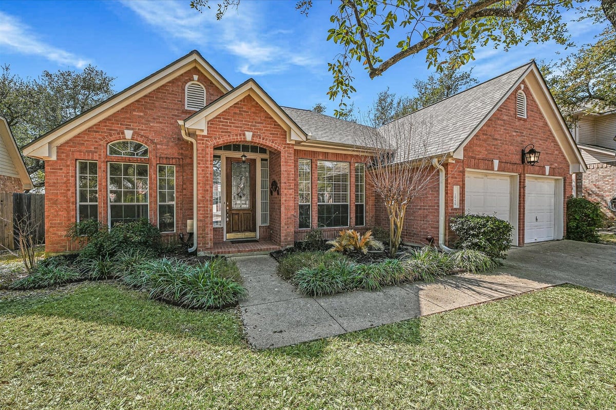 View 10229 Matoca WAY in Canyon Creek Sec 27 10229 Matoca WAY - property photo 1 - Luxury home in Canyon Creek Sec 27, Austin, TX