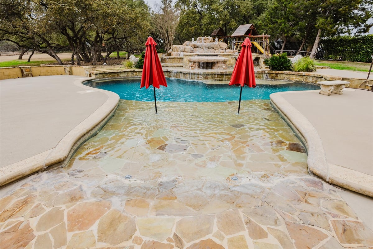 Primary bedroom at 1024 Spanish Trl - 7 bed 4 bath home