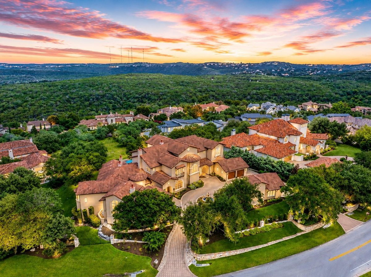 View 1025 Marly WAY in Seven Oaks Sec 05 1025 Marly WAY - property photo 1 - Luxury home in Seven Oaks Sec 05, Austin, TX