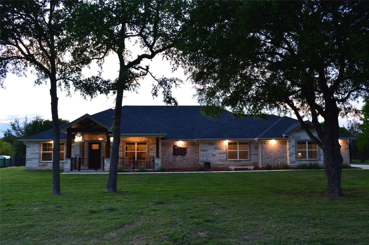 Living area at 1026 County Road 3152 - 4 bed 3 bath home