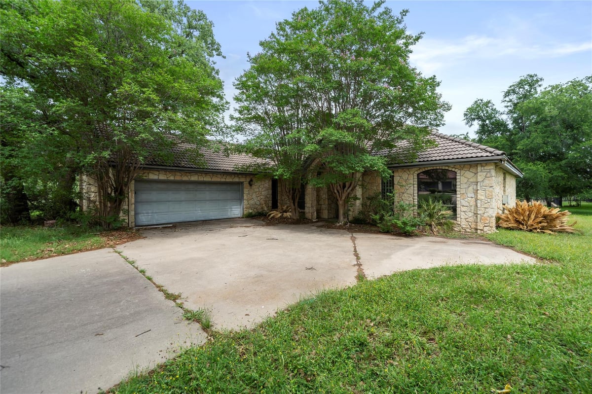 View 103 Birdie in Horseshoe Bay Proper 103 Birdie - front exterior - Luxury home in Horseshoe Bay Proper, Horseshoe Bay, TX