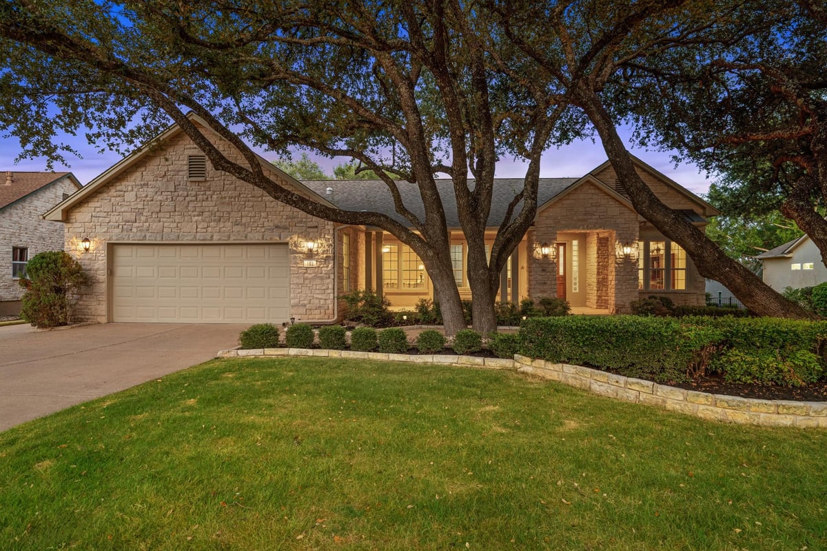 103 Black Walnut CIR - front exterior - Luxury home in Sun City Georgetown Neighborhood 07, Georgetown, TX