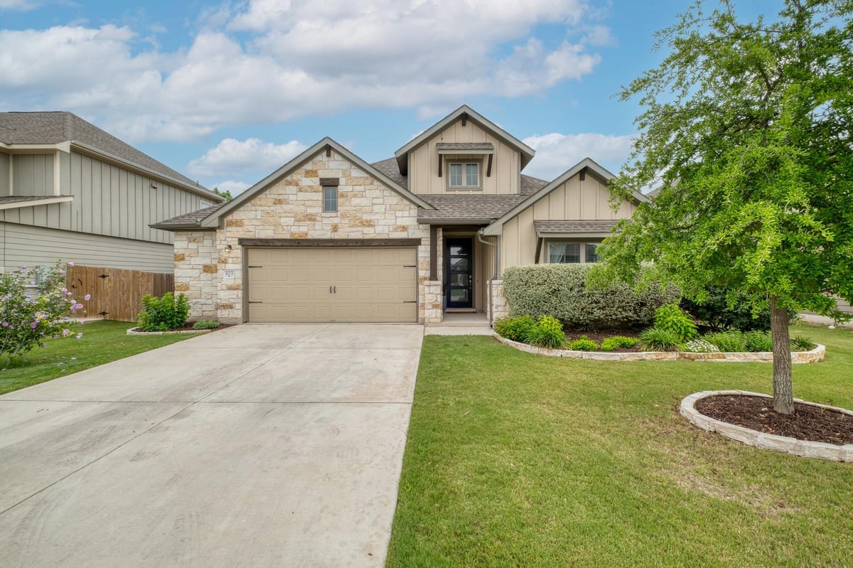 View 103 Brookside St in Hutto Square Sec 5B 103 Brookside St - front exterior - Luxury home in Hutto Square Sec 5B, Hutto, TX