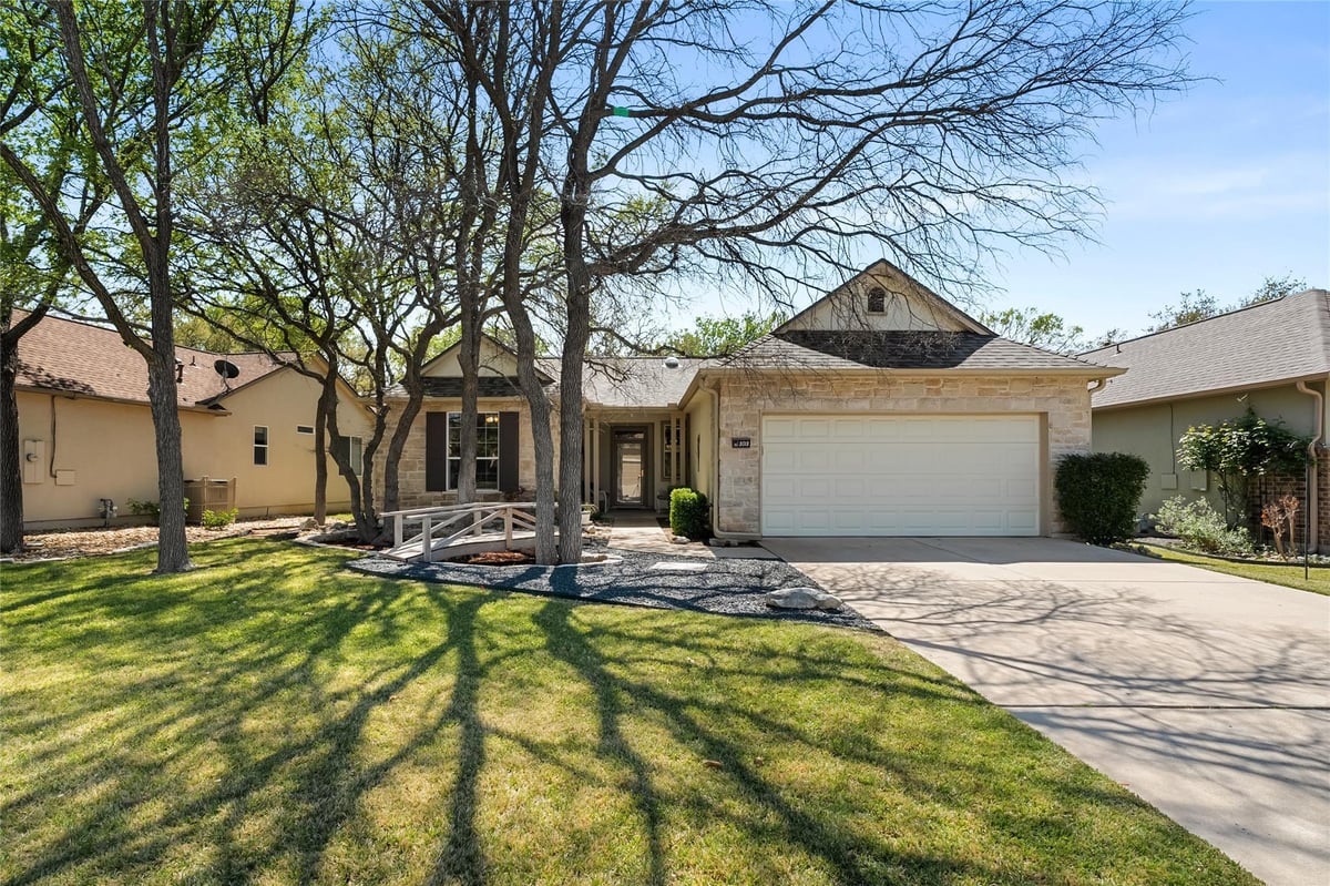 View 103 Harness Ln in Sun City Georgetown Ph 02-A 103 Harness Ln - front exterior - Luxury home in Sun City Georgetown Ph 02-A, Georgetown, TX