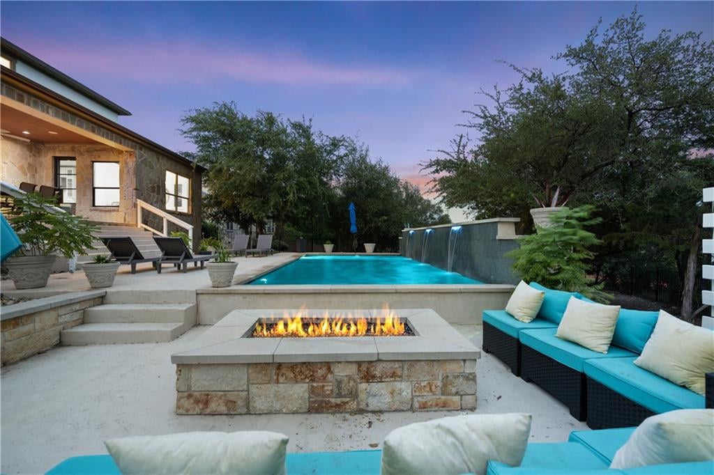 View 103 Kildrummy LN in Rough Hollow- The Woodlands 103 Kildrummy LN - property photo 1 - Luxury home in Rough Hollow- The Woodlands, Austin, TX