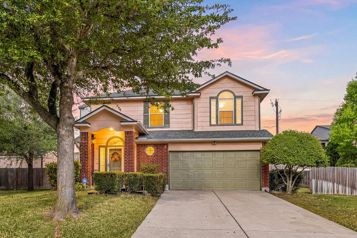 103 Little Lake Rd - front exterior - Luxury home in Lakeside Estates Ph 1, Hutto, TX
