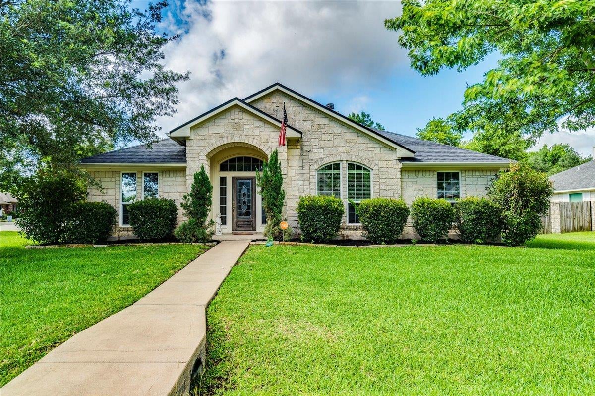 View 103 Nopal LN in Coves Of Cimarron Sec 2 Ph 5 103 Nopal LN - front exterior - Luxury home in Coves Of Cimarron Sec 2 Ph 5, Buda, TX