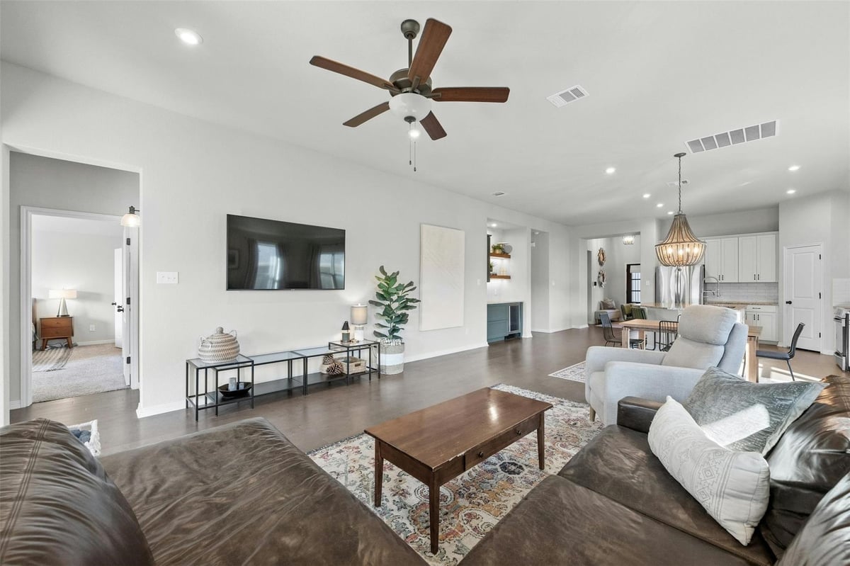 View 103 Scotsburg ST in Hutto Square Sec 5B 103 Scotsburg ST - front exterior - Luxury home in Hutto Square Sec 5B, Hutto, TX