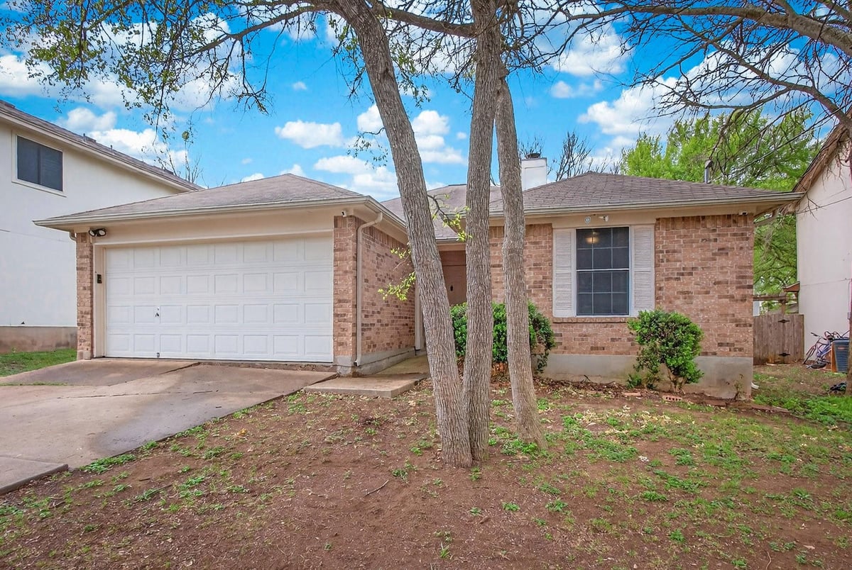 View 103 Songbird Ct in Elm Ridge 103 Songbird Ct - front exterior - Luxury home in Elm Ridge, Cedar Creek, TX