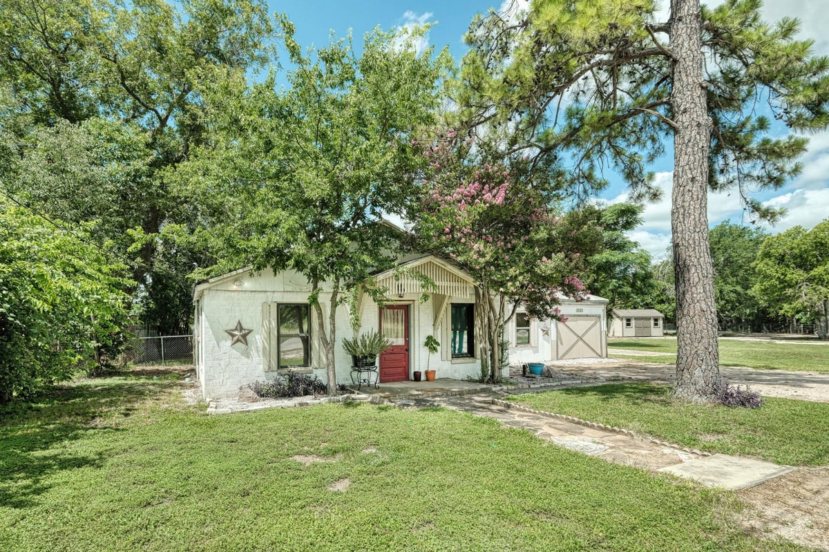 View 1032 County Road 340 in Castleberry 1032 County Road 340 - front exterior - Luxury home in Castleberry, Burnet, TX