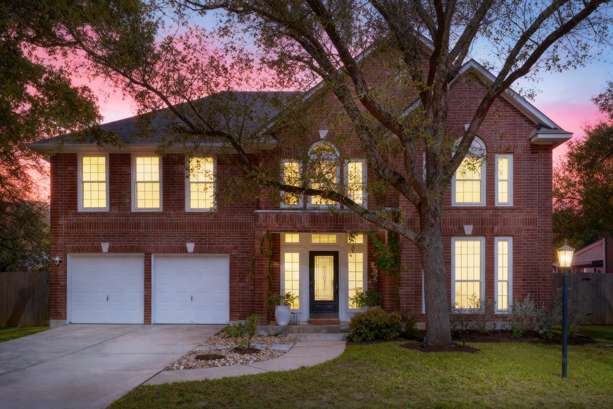 View 10326 Salida DR in Oak Creek Parke Sec 03 10326 Salida DR - property photo 1 - Luxury home in Oak Creek Parke Sec 03, Austin, TX