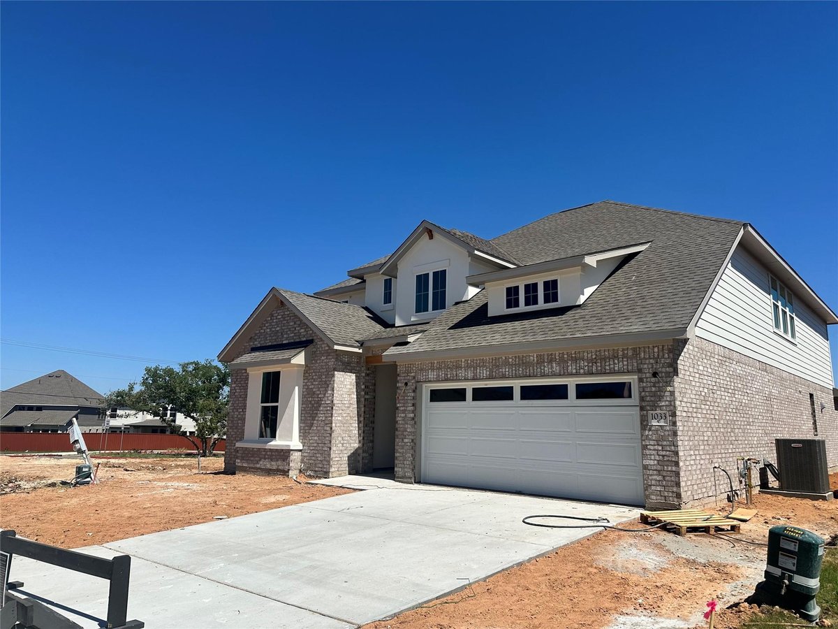 Living area at 1033 Sonata Pl - 4 bed 3 bath home