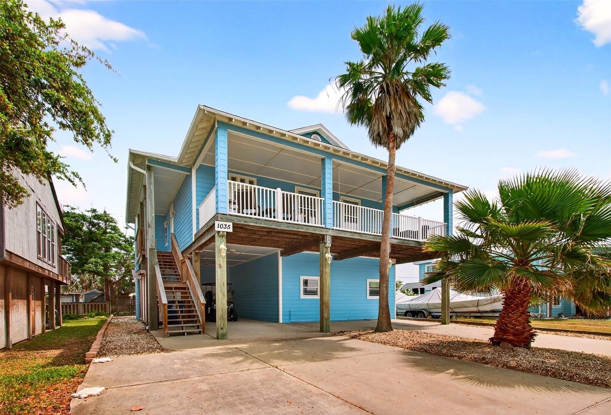1035 Sea Secret ST - front exterior - Luxury home in Shibui Sands - Pa, Port Aransas, TX