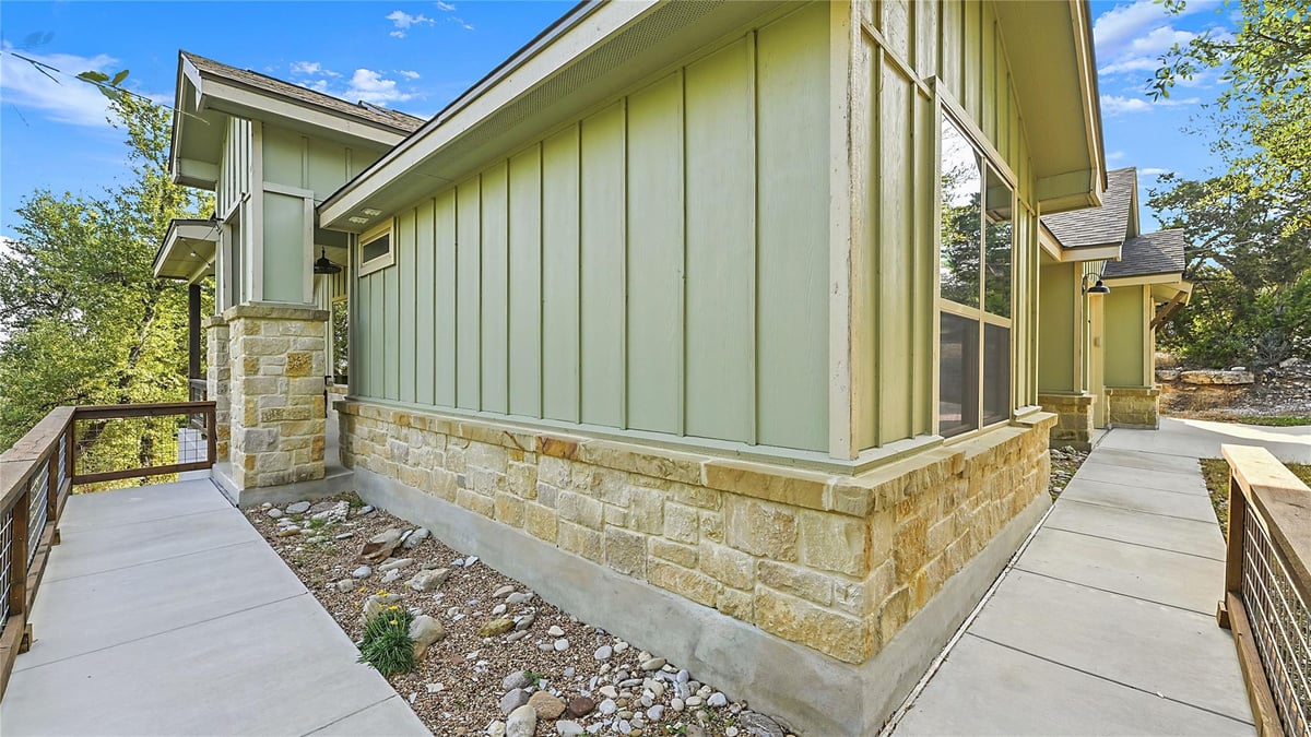 Living area at 1039 Primrose Path - 3 bed 2 bath home