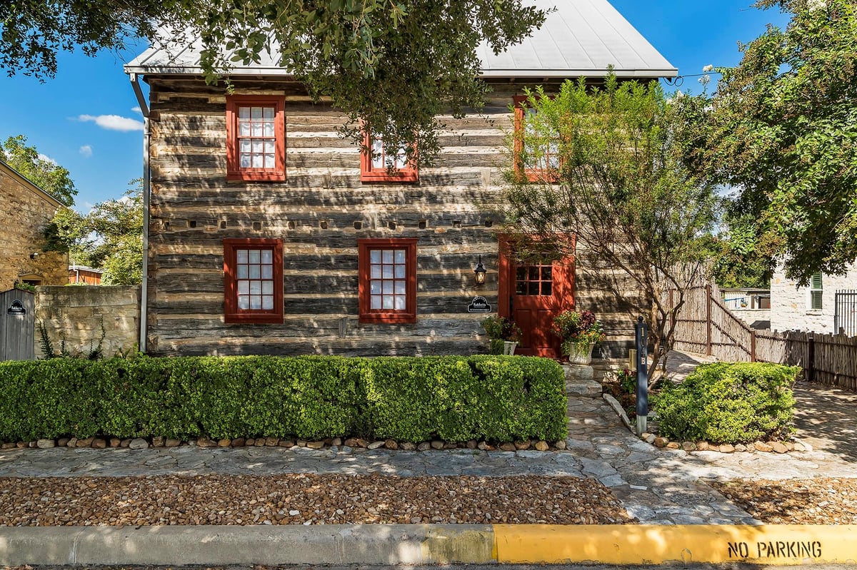 View 104 Austin St Unit #B in Fbg Add 104 Austin St Unit #B - front exterior - Luxury home in Fbg Add, Fredericksburg, TX