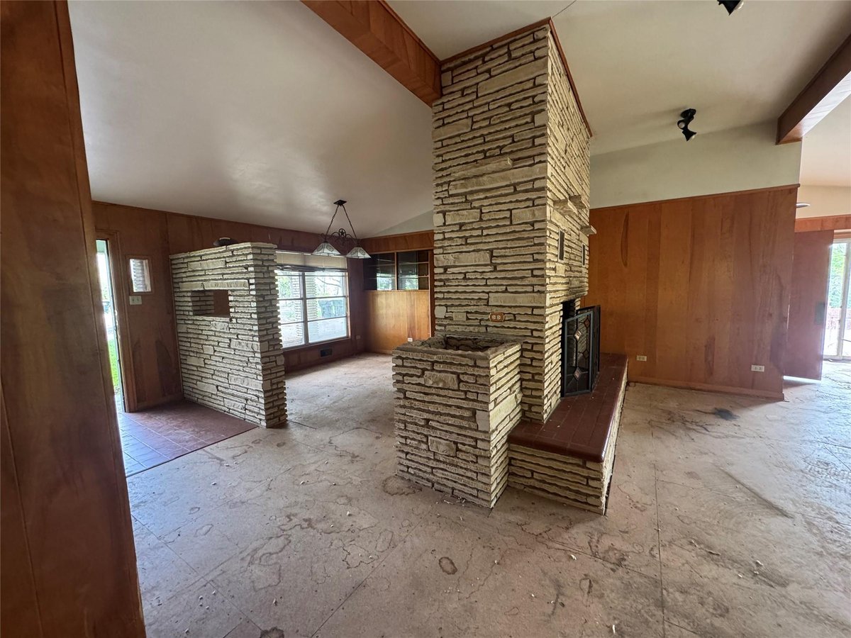 Bathroom at 104 Chula Vista St - 3 bed 2 bath home