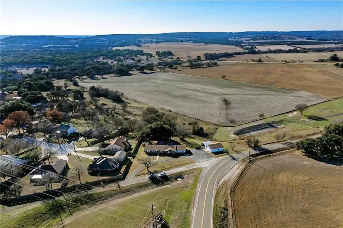 View 104 County Road 108 in John Hamilton Surv Abs405 104 County Road 108 - front exterior - Luxury home in John Hamilton Surv Abs405, Burnet, TX