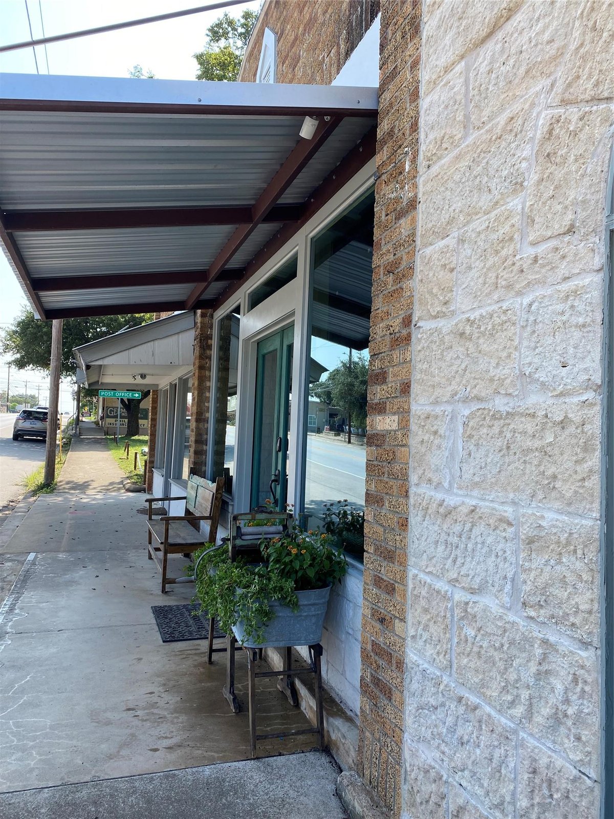 Living area at 104 E Main St - Johnson City, Johnson City, TX