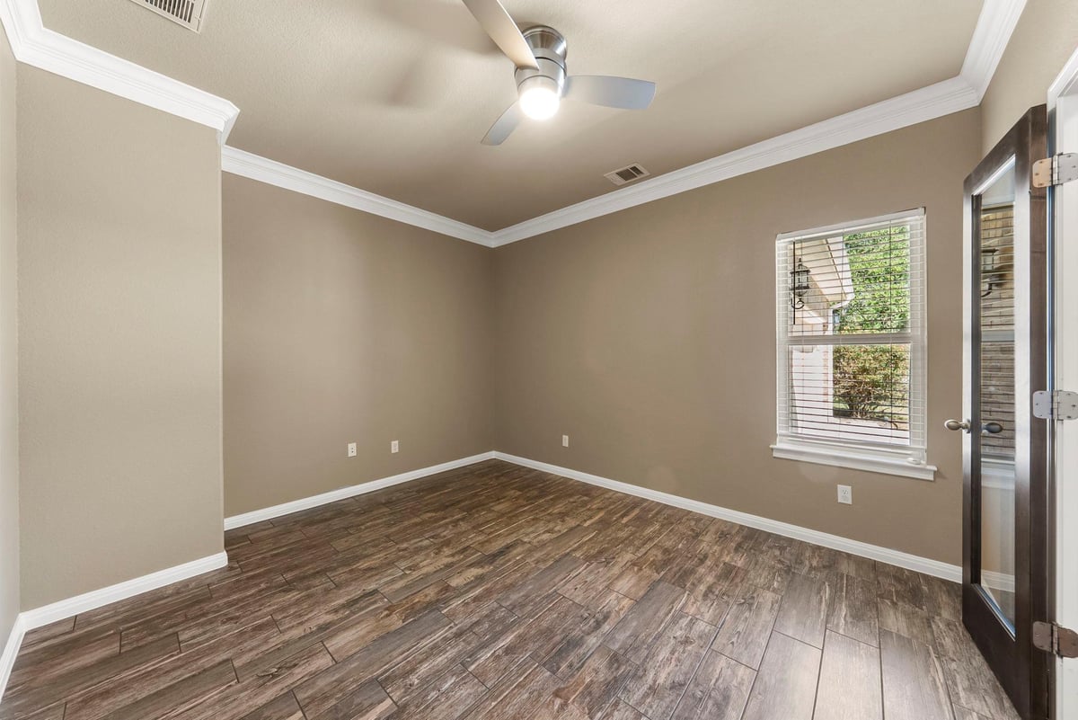 Living area at 104 Estrella Ln - 3 bed 2 bath home