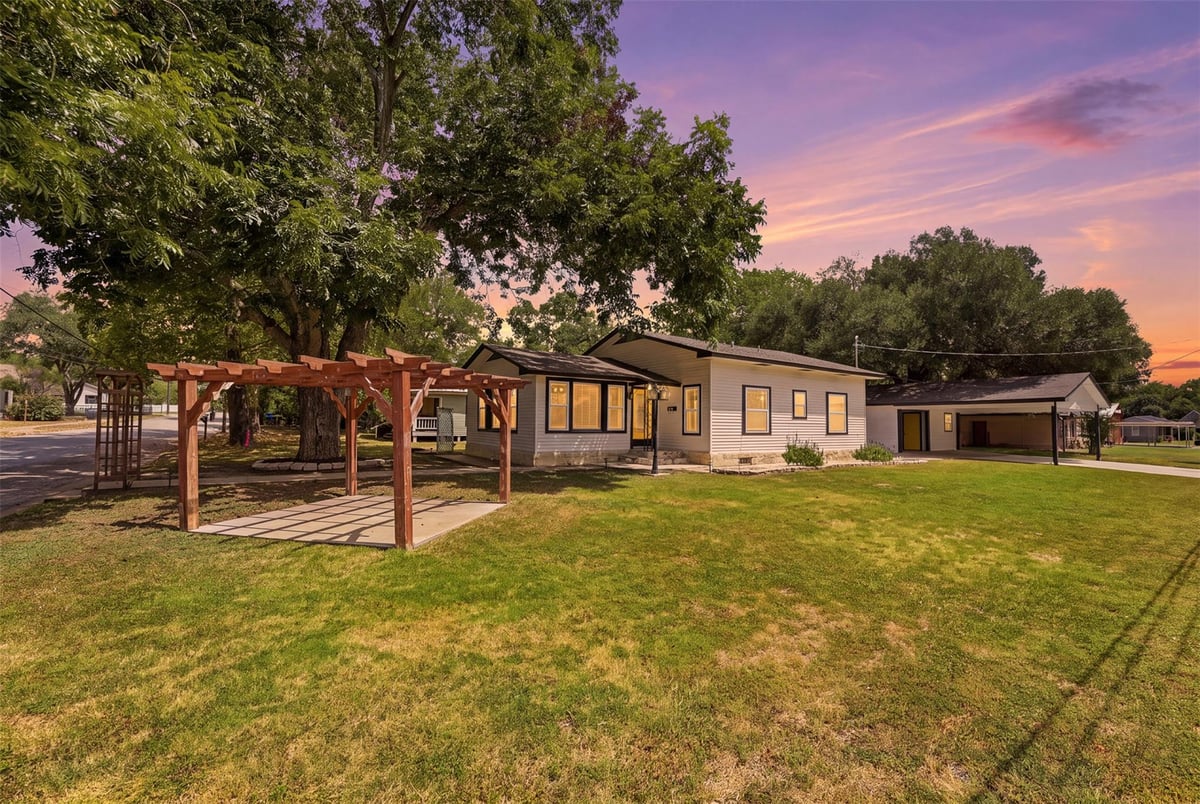 View 104 N Bright ST in None 104 N Bright ST - property photo 1 - Luxury home in None, Gonzales, TX