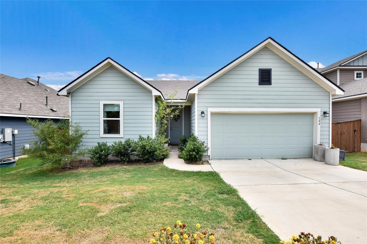 104 Peach Flat CT - property photo 1 - Luxury home in Highland Mdws Ph 4B, Georgetown, TX